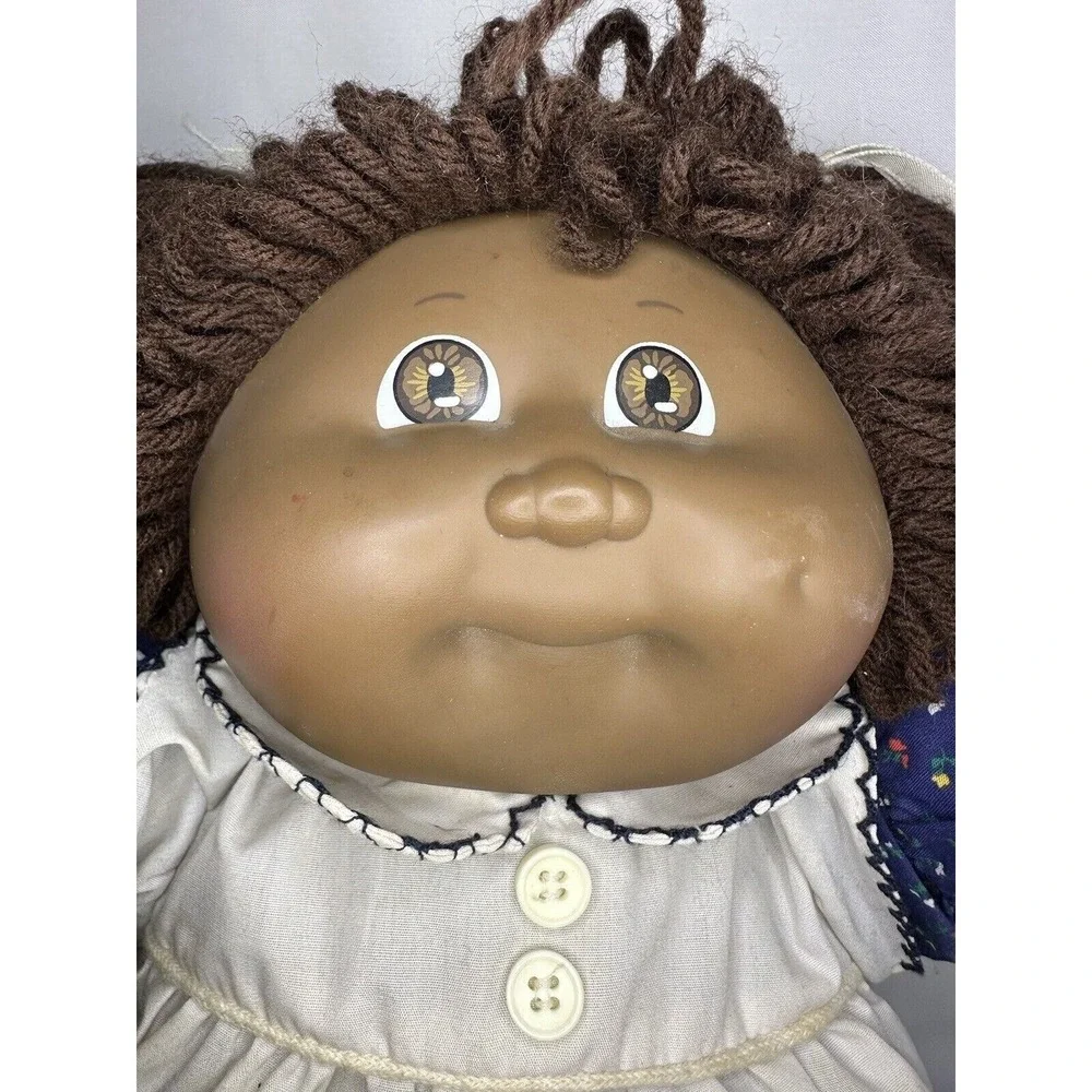 VTG 82 Coleco Cabbage Patch Kids Doll Brown Yarn Hair Dark Complexion 45 Outfit‎